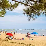 Au Calme Avec Piscine, Grand Jardin Et Independant 别墅 *