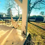 Au Calme Avec Piscine, Grand Jardin Et Independant 别墅