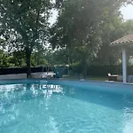 فيلة Au Calme Avec Piscine, Grand Jardin Et Independant أنديرنو لي بان